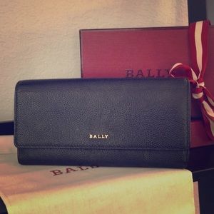 Bally long women’s leather wallet